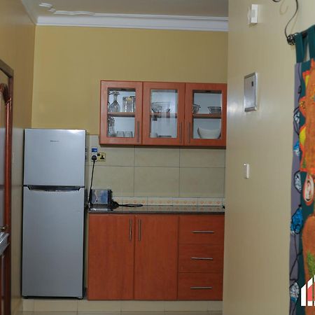 Crest Homes Uganda Kitende Kültér fotó
