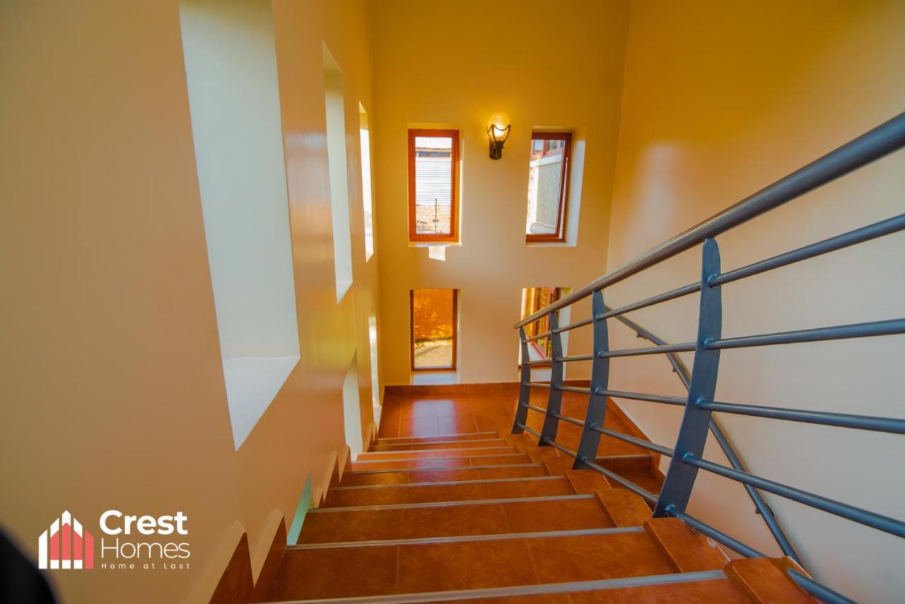 Crest Homes Uganda Kitende Kültér fotó