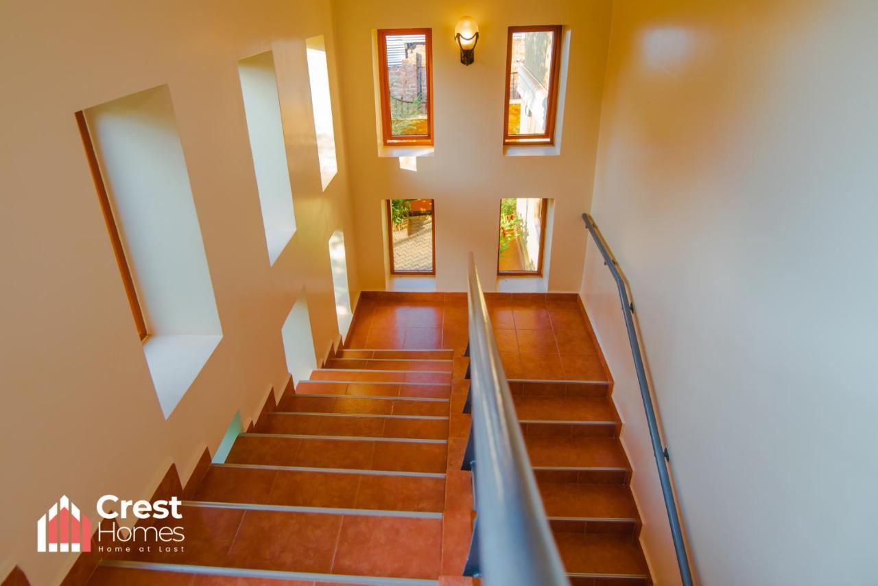 Crest Homes Uganda Kitende Kültér fotó